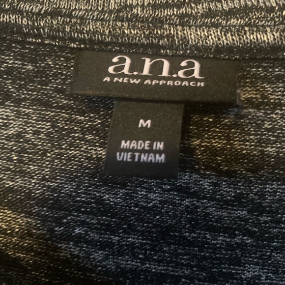 a.n.a. V-Neck Charcoal Blouse Size M - Picture 6 of 8
